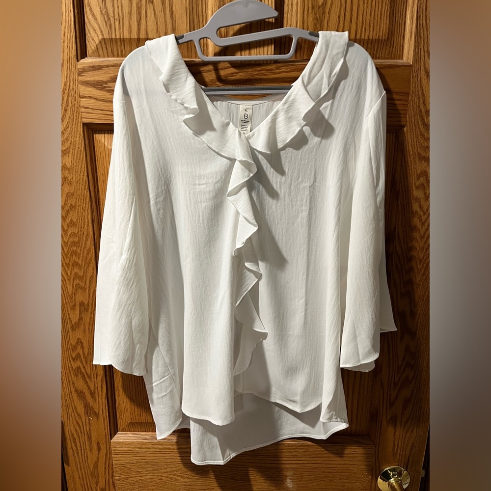 Elegant White Ruffled Women's Top